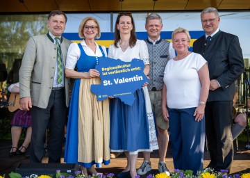 LH Mikl-Leitner eröffnete Volkskulturfestival „aufhOHRchen“ in St. Valentin LH Mikl-Leitner eröffnete Volkskulturfestival „aufhOHRchen“ in St. Valentin