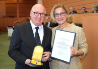 LH Mikl-Leitner überreichte Ehrenzeichen im NÖ Landhaus LH Mikl-Leitner überreichte Ehrenzeichen im NÖ Landhaus