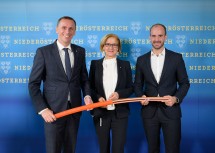 Von links nach rechts: Landesrat Jochen Danninger, Landeshauptfrau Johanna Mikl-Leitner und Staatssekretär Florian Tursky.