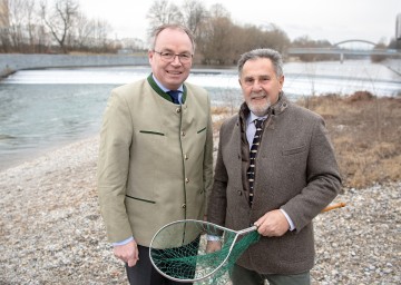 Im Bild: LH-Stellvertreter Stephan Pernkopf und Landesfischermeister Karl Gravogl.