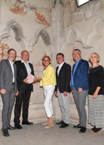 Landeskonservator Hermann Fuchsberger, Bürgermeister Reinhard Resch, Landeshauptfrau Johanna Mikl-Leitner, Vizebürgermeister Erwin Krammer, Martin Grüneis (Land NÖ) und Kultur-Bereichsleiterin Doris Denk (v.l.n.r.)