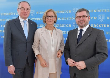 Starteten die "Initiative Landarzt Niederösterreich": LH-Stellvertreter Stephan Pernkopf, Landeshauptfrau Johanna Mikl-Leitner und Landesrat Ludwig Schleritzko (von links nach rechts).