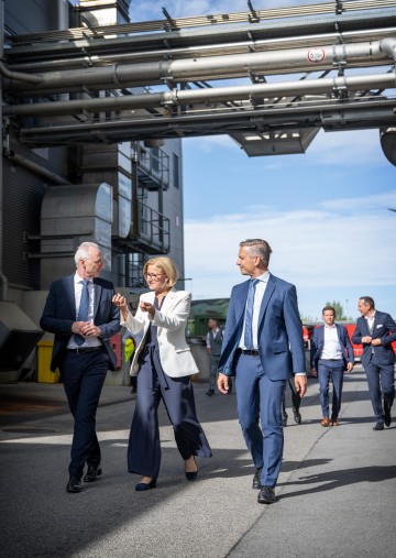 LH Mikl-Leitner und BM Hattmannsdorfer besuchten „sunpor“