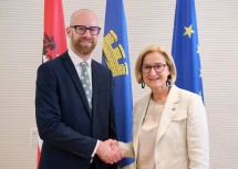 Landeshauptfrau Johanna Mikl-Leitner mit Europaabgeordneten Ondřej Kolář.
