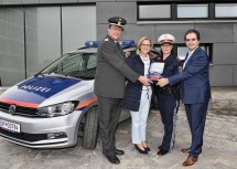 Großartige Zusammenarbeit: Rotkreuz-Präsident Josef Schmoll, Landeshauptfrau Johanna Mikl-Leitner, Polizistin Eva Gasteyer-Birsak und OMV Austria-Geschäftsführer Reinhard J. Oswald (v.l.n.r.)