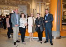 Geschäftsführer Michael Moll, Geschäftsführerin Doris Agneter, Landeshauptfrau Johanna Mikl-Leitner, Barbara Diehl und Generaldirektor Peter Aufreiter (v.l.n.r.)