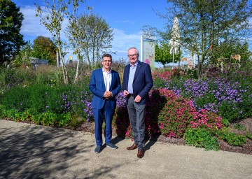 Bürgermeister Peter Eisenschenk und LH-Stellvertreter Stephan Pernkopf
<br />
