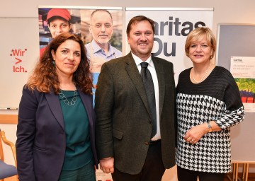 Im Bild von links nach rechts: Susanne Karner (Caritas-Bereichsleiterin PsychoSoziale Einrichtungen), Hannes Ziselsberger (Direktor Caritas-St. Pölten) und Sozial-Landesrätin Barbara Schwarz 