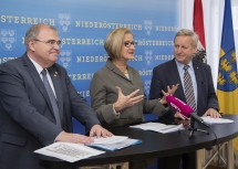 Vizekanzler Justizminister Wolfgang Brandstetter, Landeshauptfrau Johanna Mikl-Leitner und Bürgermeister Wolfgang Labenbacher (v.l.n.r.)