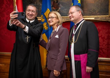Korbinian Birnbacher, Landeshauptfrau Johanna Mikl-Leitner und Anton Höslinger.