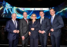 Von links nach rechts: ecoplus-Geschäftsführer Helmut Miernicki, „Haus der Digitalisierung“-Geschäftsführer Claus Zeppelzauer, Landeshauptfrau Johanna Mikl-Leitner, Landesrat Jochen Danninger und „Haus der Digitalisierung“-Geschäftsführer Lukas Reutterer.