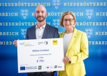 Landeshauptfrau Johanna Mikl-Leitner mit dem Zweitplatzierten Adrian Lendvai.