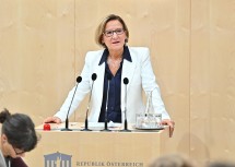 Landeshauptfrau Johanna Mikl-Leitner bezeichnete den Bundesrat als eine „unverzichtbare und weit hörbare Stimme“.