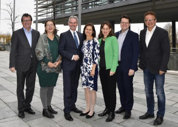 Im Bild von links nach rechts: Norbert Darabos (Burgenland), Christine Baur (Tirol), Landesrat Karl Wilfing (Niederösterreich),  Doris Kampus (Steiermark), Martina Berthold (Salzburg), Jürgen Czernohorszky (Wien) und Rudolf Anschober (Oberösterreich).