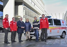 (v.l.) RK-Landesrettungskommandant Wolfgang Frühwirt, RK-Vizepräsident Hans Ebner, Landesrat Ludwig Schleritzko, Landesrätin Ulrike Königsberger-Ludwig, ASBÖ-Präsident Hannes Sauer und Josef Schmoll, Präsident des Roten Kreuzes.