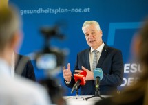 „Wichtig ist, dass keine Struktur geschlossen wird, bevor die neue nicht funktioniert“, so Landesrat Anton Kasser.