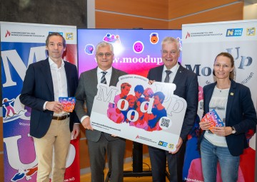 Start für die Jugendkonferenzen in Niederösterreich. Es informierten NÖGUS-Geschäftsführer Volker Knestel, Landesrat und NÖGUS-Vorsitzender Martin Antauer, Landesrat Anton Kasser und „Tut gut“-Projektkoordinatorin Sabine Brandstetter (v.l.n.r.)