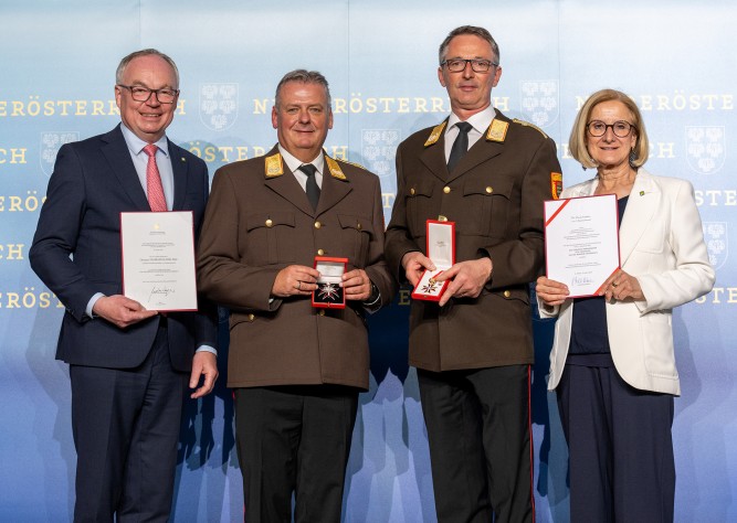 Jubiläumsurkunden für rund 110 niederösterreichische Feuerwehren