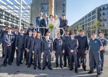 Gruppenfoto rund um Landeshauptfrau Johanna Mikl-Leitner und LH-Stellvertreter Stephan Pernkopf mit u. a. Vertretern der Betriebsfeuerwehr und der Freiwilligen Feuerwehr St. Margarethen.
