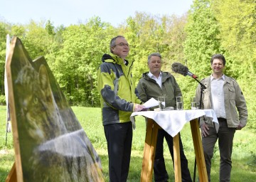 LH-Stellvertreter Stephan Pernkopf, Bundesminister Andrä Rupprechter und der neue Direktor des Nationalparks Thayatal Christian Übl (v.l.n.r.)