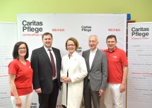 Bei der Pressekonferenz anlässlich 40 Jahre mobile Pflege der Caritas in Niederösterreich: Karin Neumayer, Einsatzleiterin der Sozialstation St. Pölten-Pottenbrunn, Hannes Ziselsberger, Direktor der Caritas St. Pölten, Landesrätin Christiane Teschl-Hofmeister, Michael Landau, Caritas-Präsident von Österreich und Direktor der Caritas Wien, und Thomas Krückel, Einsatzleiter der Sozialstation St. Pölten-Süd (v.l.n.r.)