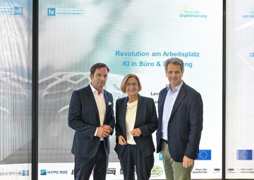 Hermann Erlach, General Manager von Microsoft Österreich, Landeshauptfrau Johanna Mikl-Leitner und Industriellenvereinigung NÖ Präsident Thomas Salzer im Haus der Digitalisierug in Tulln (v.l.n.r.).