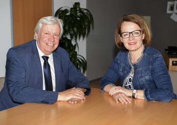 Bildungsdirektor Johann Heuras mit Bildungs-Landesrätin Christiane Teschl-Hofmeister (v.l.n.r., Archivbild)