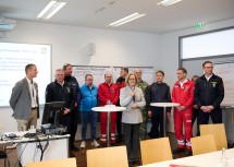 Lagebesprechung mit Landeshauptfrau Johanna Mikl-Leitner im Feuerwehr- und Sicherheitszentrum NÖ in Tulln.