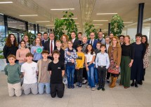 Bildungs-Landesrätin Christiane Teschl-Hofmeister und Bundesminister beim Besuch in der BG/BRG St. Pölten.