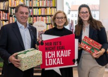 „Lokal kaufen und damit regionale Wertschöpfung sichern - auch online“ war der Appel von WKNÖ-Präsident Wolfgang Ecker und Landeshauptfrau Johanna Mikl-Leitner – hier im Bild mit Kral-Geschäftsführerin Elisabeth Ivancich.