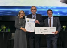 Der Sonderpreis für nachhaltige Innovationen ging an die Gebe-Strebel GmbH, Wiener Neustadt, für das Projekt „Grauwasser-Verwertung (GWV)“: (v.l.) Landeshauptfrau Johanna Mikl-Leitner, Walter Huber und WKNÖ-Präsident Wolfgang Ecker.