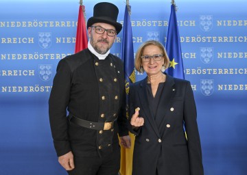 Landesinnungsmeister Matthias Vetiska und Landeshauptfrau Johanna Mikl-Leitner.