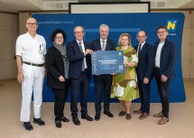 Startschuss für Umbauarbeiten am LK Horn: Helmut Bäck, stv. ärztlicher Direktor des LK Horn, Pflegedirektorin Elisabeth Klang, Andreas Reifschneider, Geschäftsführer der Gesundheit Waldviertel GmbH, Landesrat Anton Kasser, LGA-Vorständin Elisabeth Bräutigam, der kaufmännische Direktor des LK Horn, Franz Huber, und Landtagsabgeordneter Franz Linsbauer.