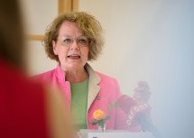 Mit der blau-gelben Kinderbildungs- und betreuungsoffensive habe man „ein in dieser Dimension noch nie dagewesenes neues Kapitel in der Familienpolitik aufgeschlagen“, so Bildungslandesrätin Christiane Teschl-Hofmeister.