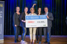 1. Platz Regional genial: (v.l.n.r.): Petra Patzelt (RIZ UP), Romana Buchner, Landeshauptfrau Johanna Mikl-Leitner, Stephanie Böhm, WKNÖ Präsident Wolfgang Ecker