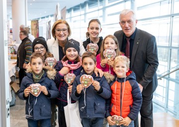 Landeshauptfrau Johanna Mikl-Leitner und Martin Lammerhuber, Geschäftsführer Kultur.Region.Niederösterreich, freuen sich auf viele Besucherinnen und Besucher bei der 6. Freiwilligenmesse übermorgen Sonntag in St. Pölten.