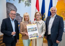 Landeshauptfrau Johanna Mikl-Leitner präsentiert mit der Waldviertler Gemeinde Bad Traunstein Niederösterreichs Teilnehmer am EV!RA 2026.