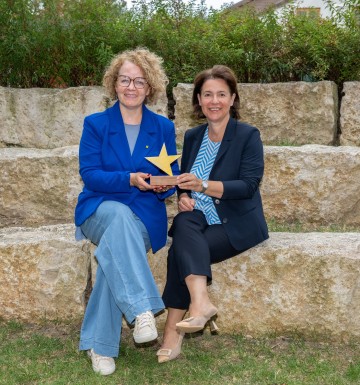 Familien-Landesrätin Christiane Teschl-Hofmeister und Barbara Trettler, Geschäftsführerin der Familienland Niederösterreich GmbH.