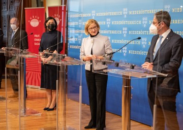 Informierten über den Pakt zur Rettung des Zuckers: Vorstandsvorsitzender Johann Marihart, Bundesministerin Elisabeth Köstinger, Landeshauptfrau Johanna Mikl-Leitner sowie Aufsichtsratsvorsitzender Erwin Hameseder.