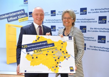 Wirtschaftslandesrätin Petra Bohuslav und ecoplus-Geschäftsführer Helmut Miernicki 