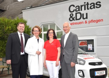 Freuen sich über das Jubiläum 40 Jahre mobile Pflege der Caritas in Niederösterreich: Hannes Ziselsberger, Direktor der Caritas St. Pölten, Landesrätin Christiane Teschl-Hofmeister, Karin Neumayer, Einsatzleiterin der Sozialstation St. Pölten-Pottenbrunn, und Michael Landau, Caritas-Präsident von Österreich und Direktor der Caritas Wien (v.l.n.r.)