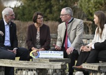 LH-Stellvertreter Stephan Pernkopf (2.v.re.) im Gespräch mit Rudi Schütz, Bürgermeister Prinzersdorf, Maria Forstner und Stefani Osterbauer.