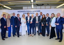 Exportpreisverleihung in der New Design University in St. Pölten: WKNÖ-Vizepräsident Thomas Schaden, WKNÖ-Direktor-Stv. Alexandra Höfer, WKNÖ-Vizepräsident Christian Moser, WKNÖ-Präsident Wolfgang Ecker, Landeshauptfrau Johanna Mikl-Leitner, Tobias Keplinger (AgroBiogel), Isabel Neduchal (VWMS), Günther Kautz (FWT), Alexander Brozek (CamCat), Petra Wallner (EYYES), Martin Horvath (Neuman Aluminium), IV NÖ-Geschäftsführerin Michaela Roither und ecoplus-Geschäftsführer Helmut Miernicki.