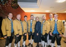 Eine Abordnung des Musikvereins Kilb mit Landeshauptfrau Johanna Mikl-Leitner.