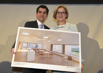Projektpräsentation des "GenerationenCampus" in Korneuburg mit Landeshauptfrau Johanna Mikl-Leitner (rechts) und Bürgermeister Christian Gepp (links)