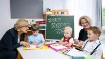„Landeshauptfrau Johanna Mikl-Leitner und Landesrätin Christiane Teschl-Hofmeister  in einem Kindergarten in St. Pölten.“