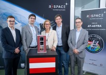 (v.l.n.r.) Christoph Zwettler von SunBooster, Alexander Reissner, CEO Enpulsion, Landeshauptfrau Johanna Mikl-Leitner, Carsten Scharlemann, CEO R-Space, und Paulo Gordo, CEO Synopsis Planet.