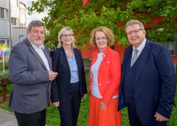 v.l.n.r.: Dipl. KH-BW Peter Maschat, Geschäftsführerin – Gesundheit Thermenregion GmbH Dr. Silvia Bodi, Landesrätin Christiane Teschl-Hofmeister, Direktor Gerhard Reisner