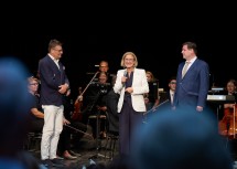 Landeshauptfrau Johanna Mikl-Leitner: „Niederösterreich gehört zu jenen Regionen in Europa mit der höchsten Theaterdichte und da ist die Sommerarena Baden ein ganz wesentlicher Teil.“