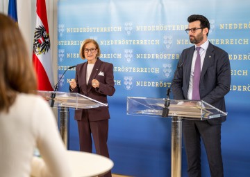 Landeshauptfrau Johanna Mikl-Leitner und LH-Stellvertreter Udo Landbauer stellten bei einer Pressekonferenz die Beobachtungsstelle Radikaler Islam vor.